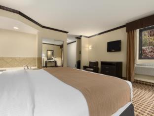 Western Tunnel Road Hotel